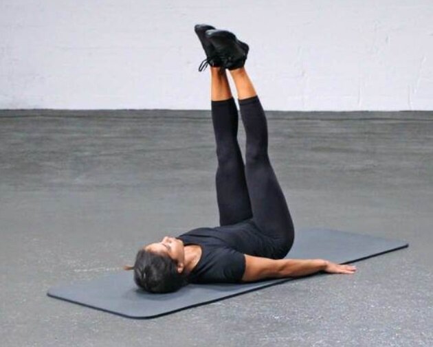 برای داشتن شکمی تخت از این 8 حرکت ورزشی غافل نشوید/ تصاویر و نحوه انجام این حرکات