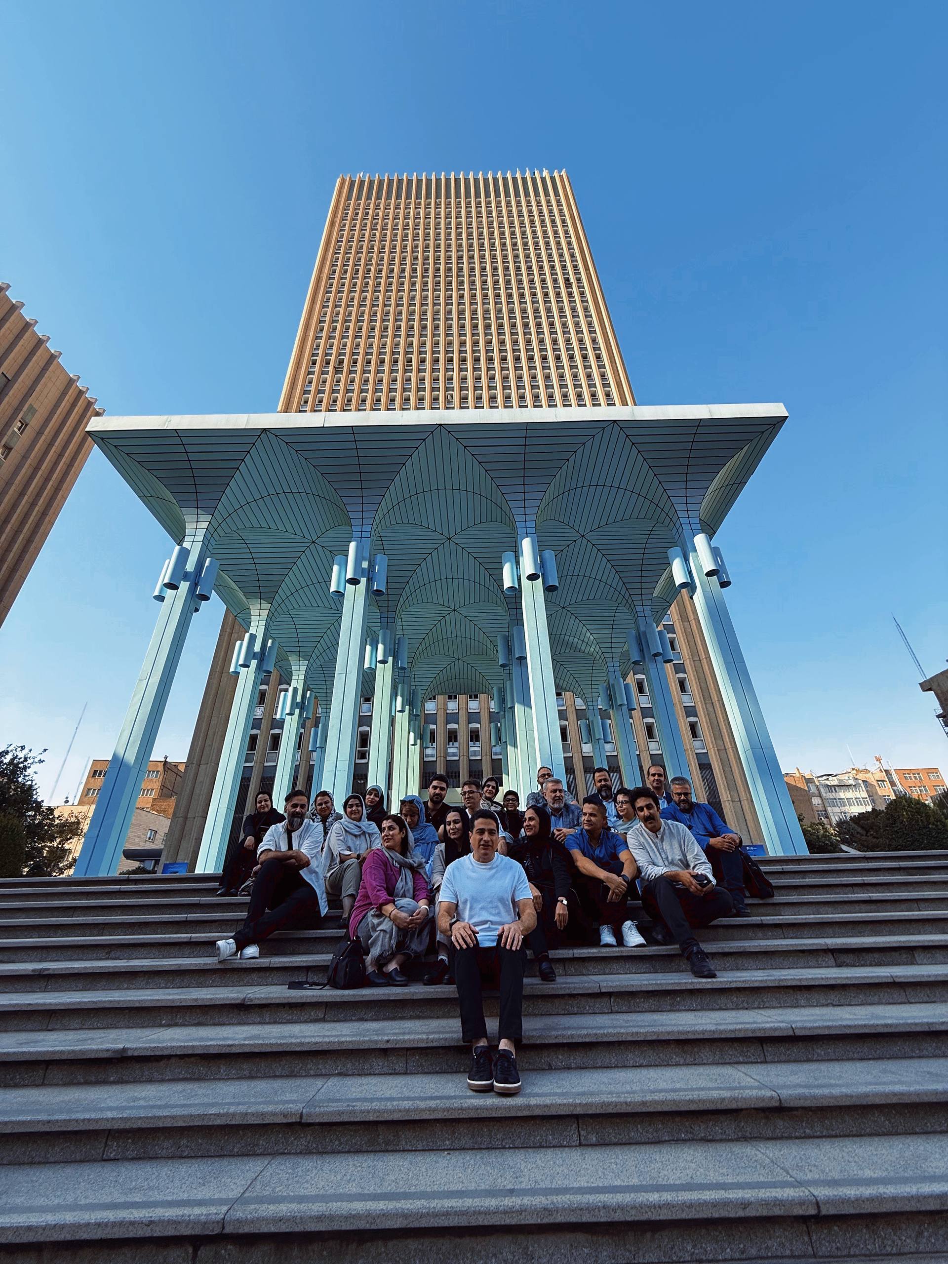 برگزاری بزرگترین کنسرت مردمی تاریخ موسیقی ایران با حضور همایون شجریان در میدان آزادی/ همایون شجریان: بانک صادرات ایران همراه ما در کنار مردم ایستاده است