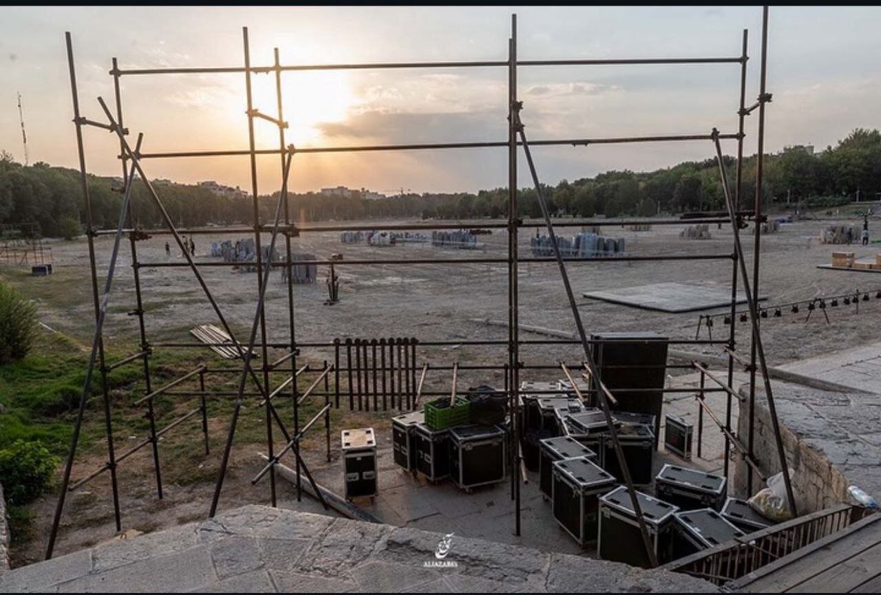 برگزاری کنسرت در بستر زایندهرود برگزاری کنسرت در بستر زایندهرود بعد از خشک شدن / مگر خشکاندن زایندهرود کار کوچکی است؟