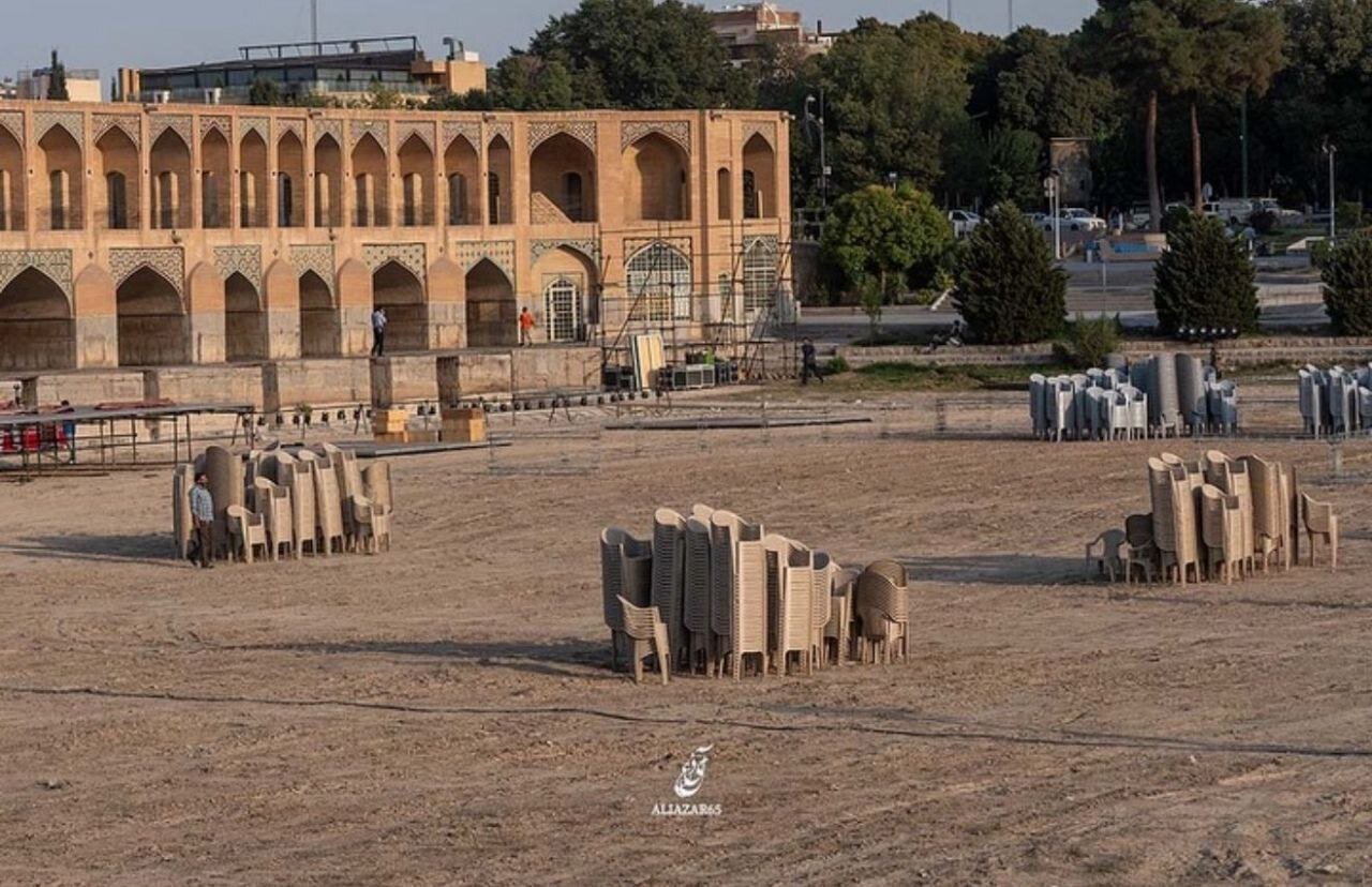 برگزاری کنسرت در بستر زایندهرود برگزاری کنسرت در بستر زایندهرود بعد از خشک شدن / مگر خشکاندن زایندهرود کار کوچکی است؟